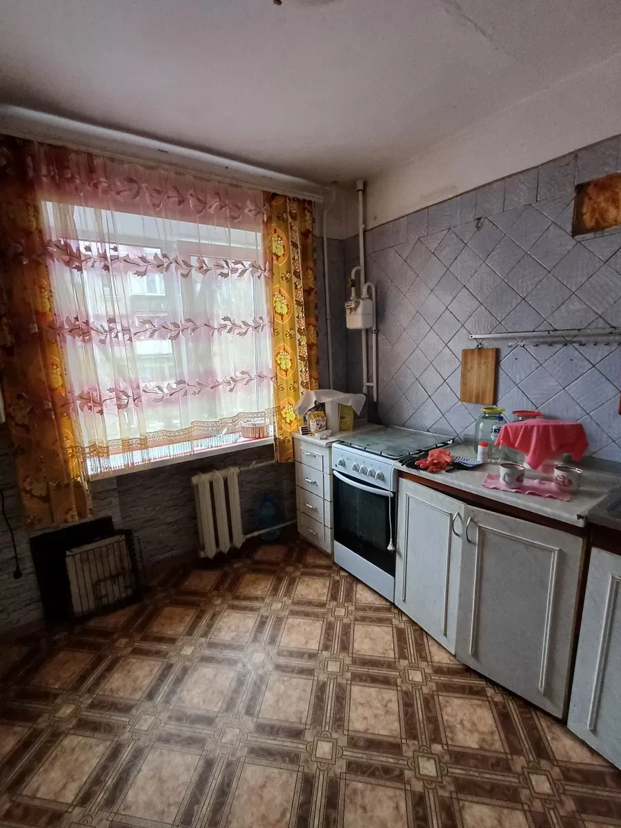 3-комнатная квартира, Заводской: сталинка, раздельные комнаты, фото 5