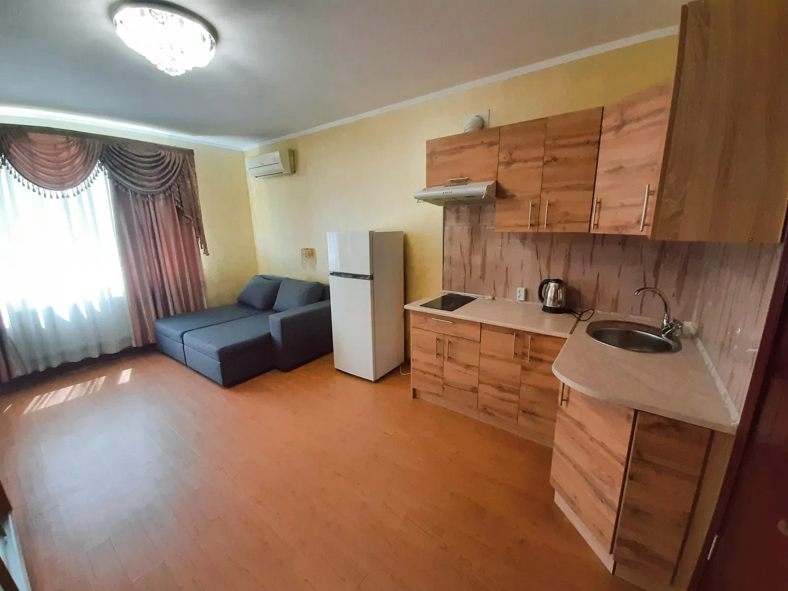 Смарт-квартира, Пересипський: світло не вимикають, євроремонт - фото 1