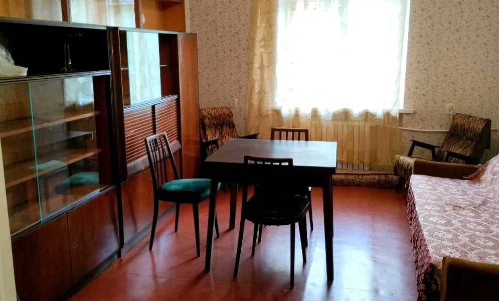 2-кімнатна квартира, Чечелівський: сталінська забудова, укриття