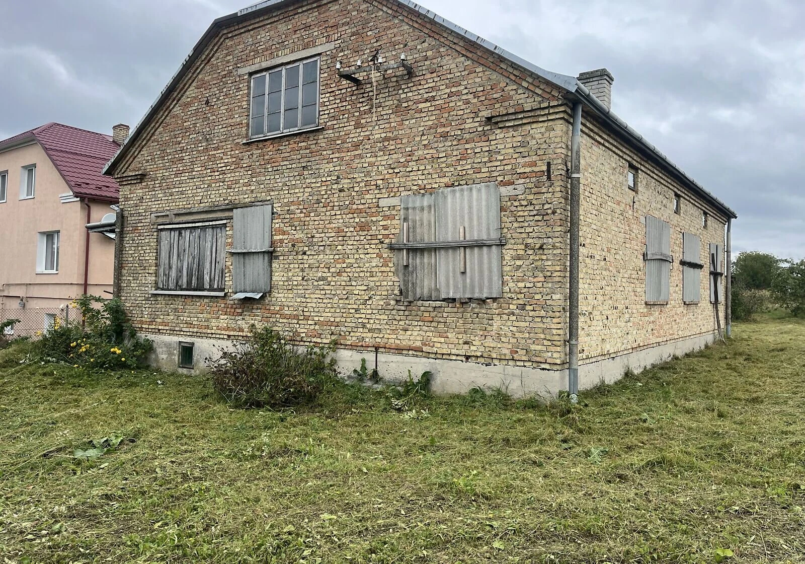 Дім, Зозулі: 8 кімнат, цегляні стіни, централізоване опалення - фото 4