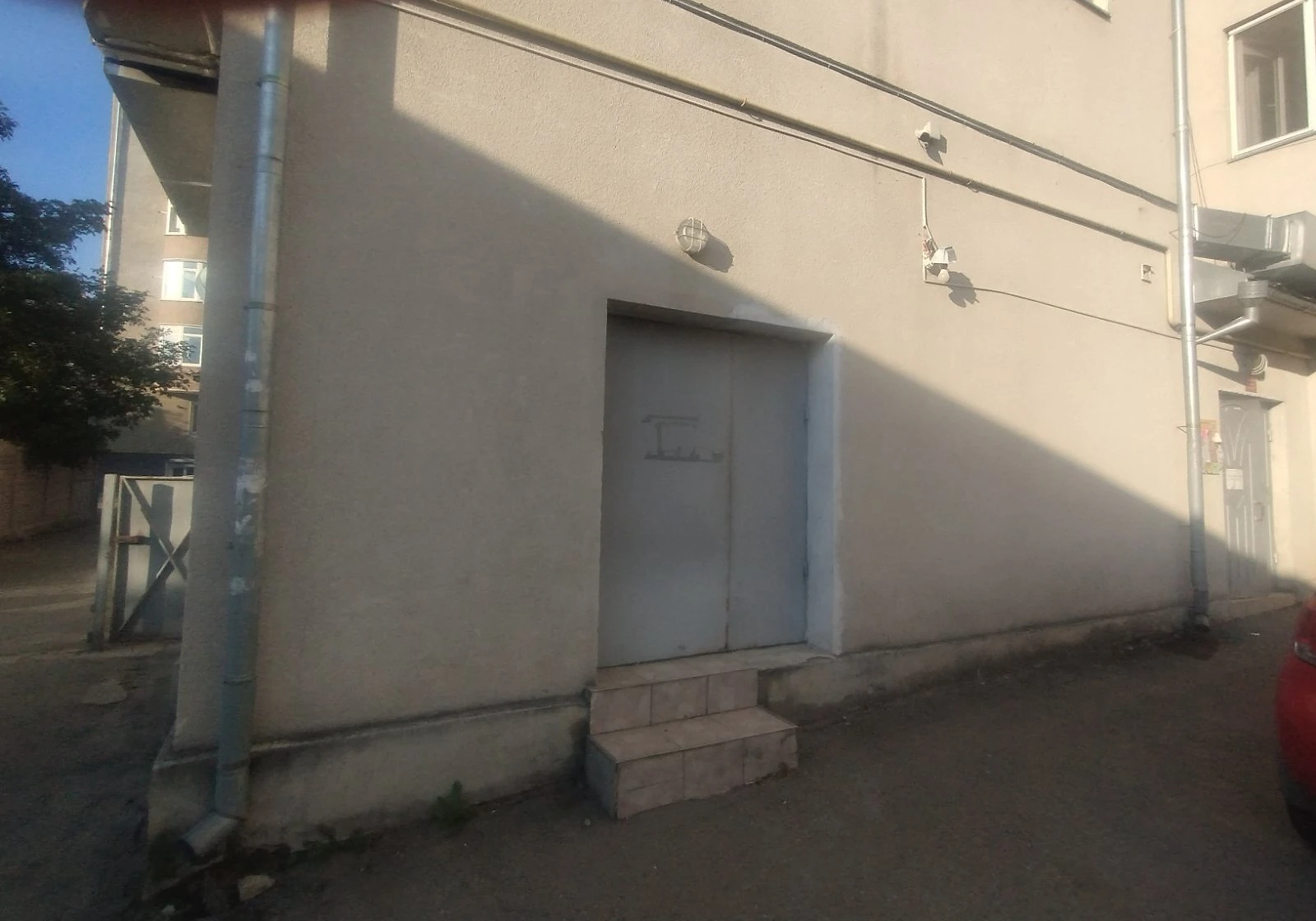 Приміщення, Гірка: пандус, відкрита стоянка - фото 1