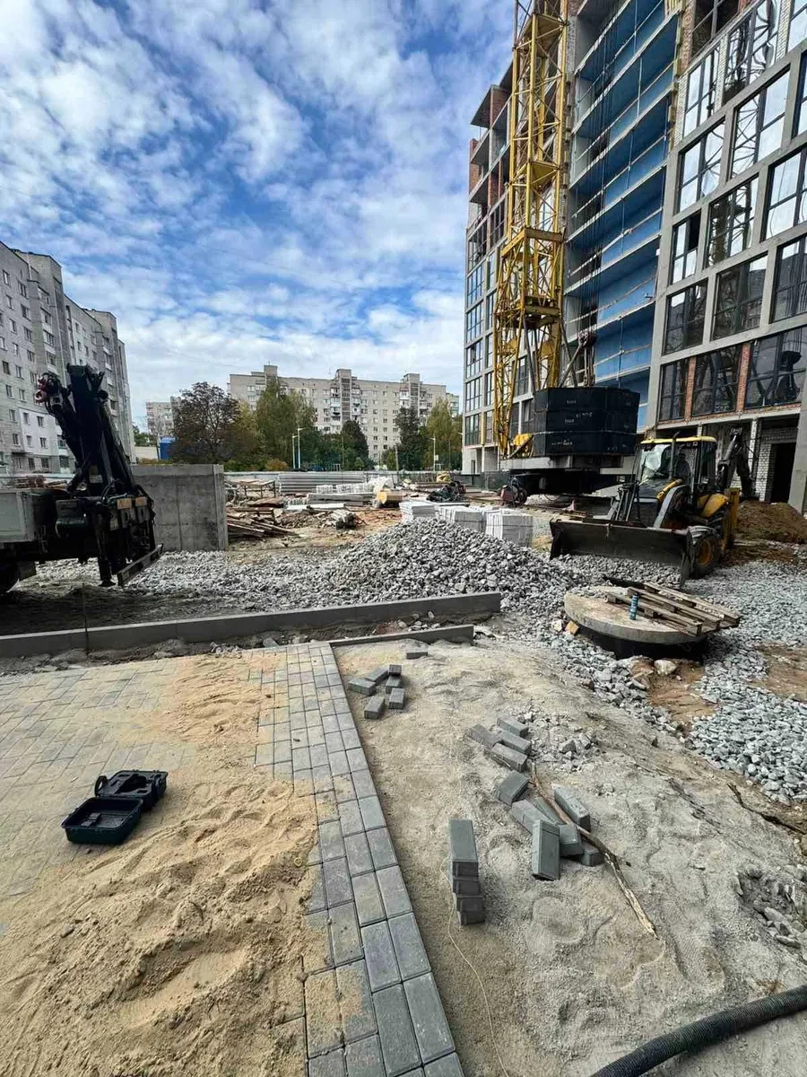 Приміщення у ЖК Панорама: під магазин, фасадне - фото 2
