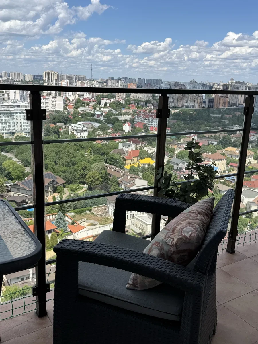 1-кімнатна квартира, Приморський: тераса, вид на місто й бокове море - фото 3