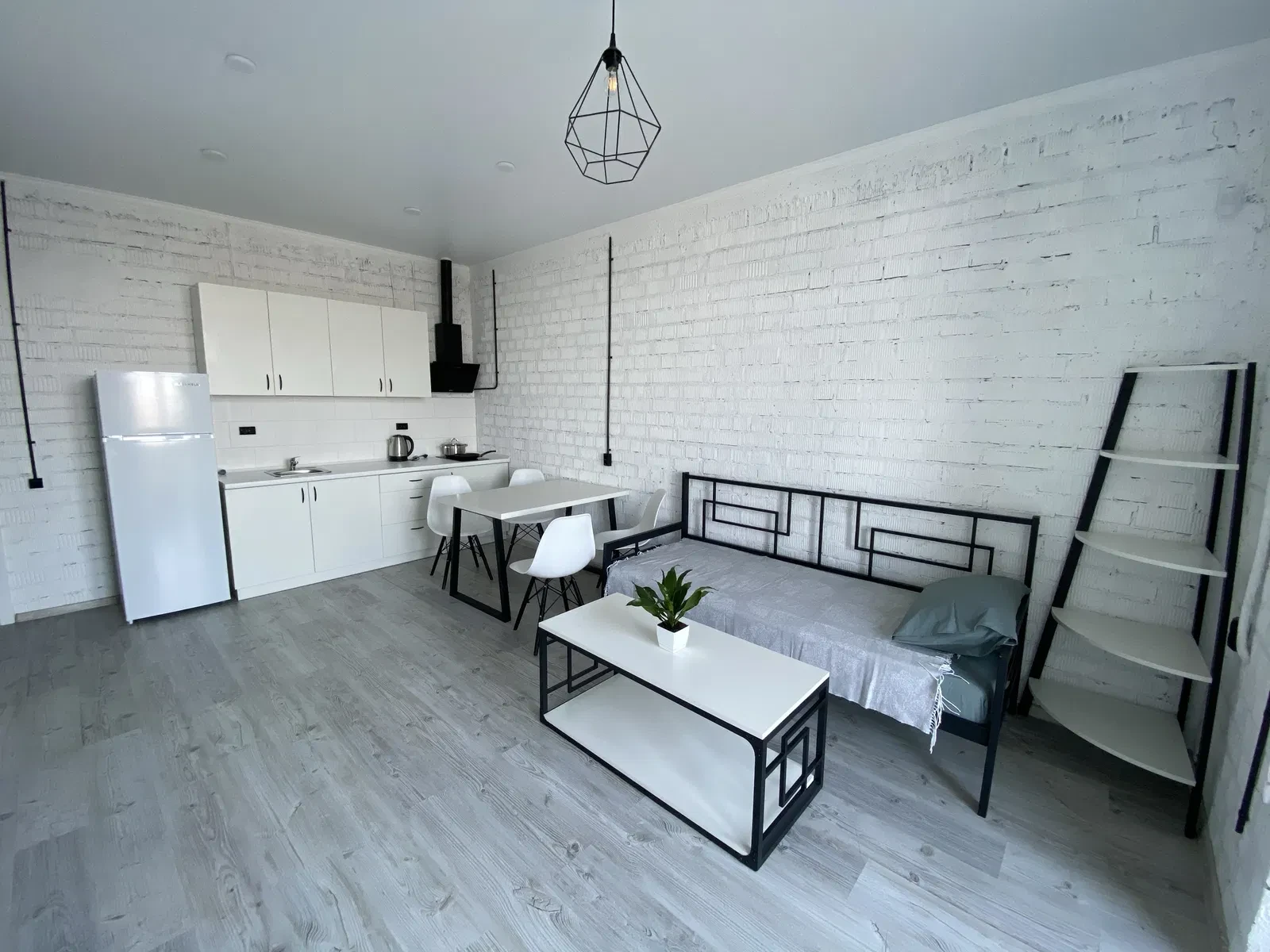 1-кімнатна квартира у ЖК Парк Фонтанів: тераса 40 м², біля моря