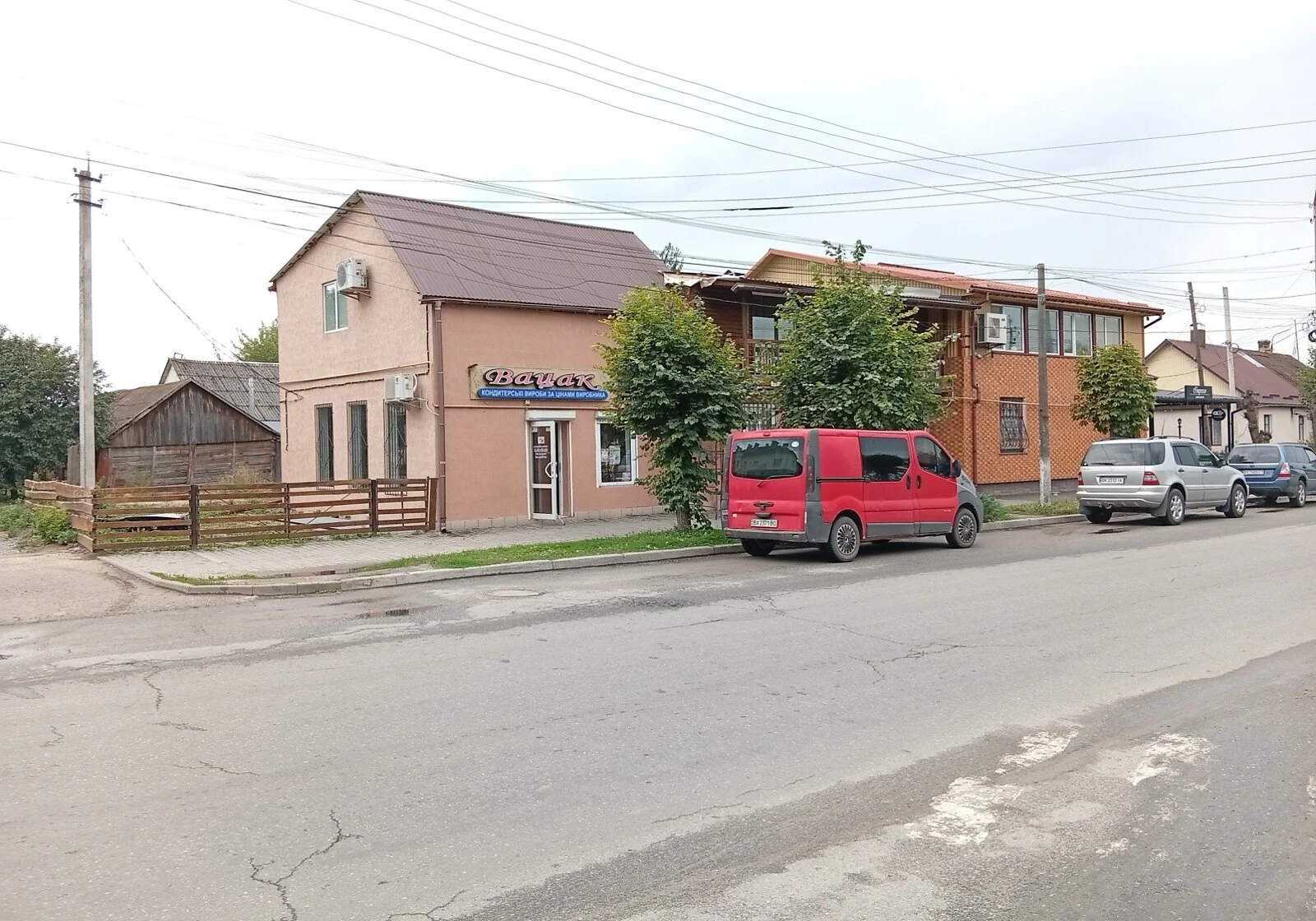 Приміщення, Ізяслав: без порогів, відеоспостереження, відкрита стоянка - фото 4