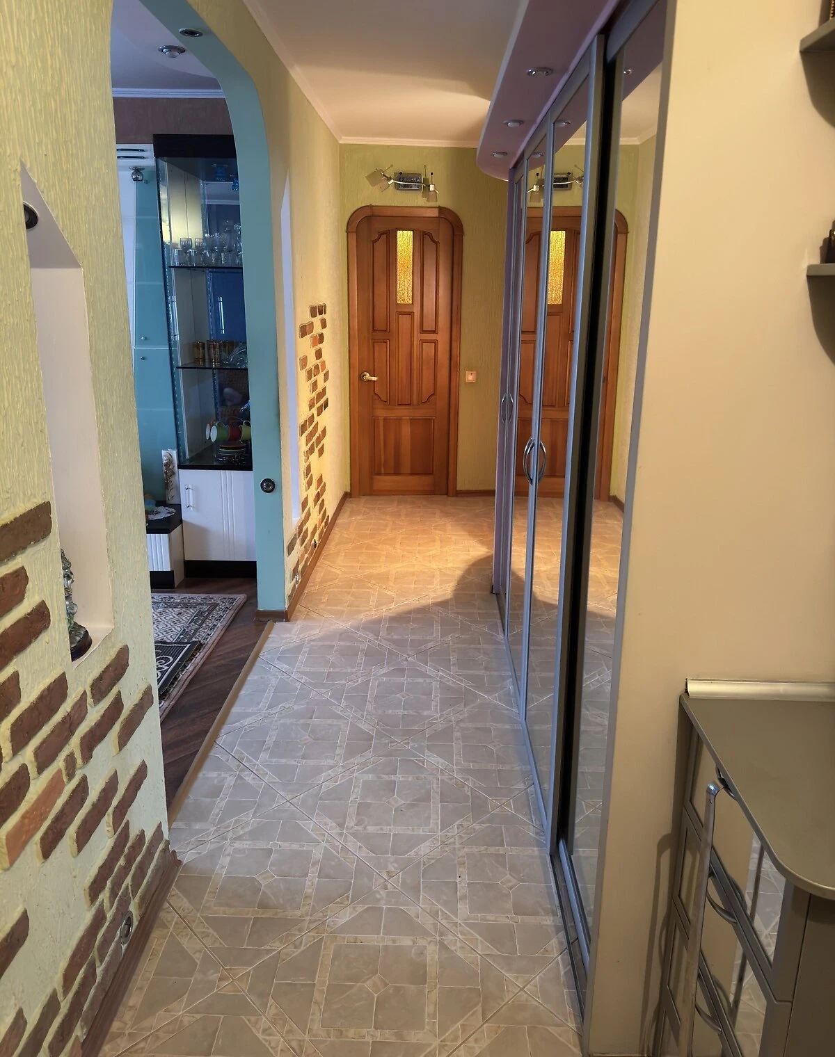 3-кімнатна квартира, Космонавтів: євроремонт, газове опалення, торг - фото 3