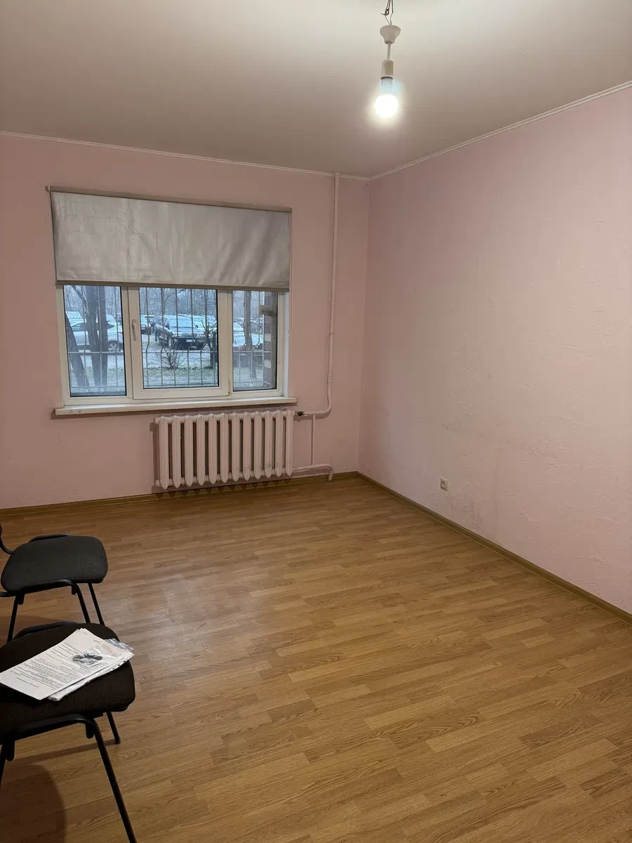 2-кімнатна квартира, Дарницький: євроремонт, метро Позняки за 10 хв - фото 1