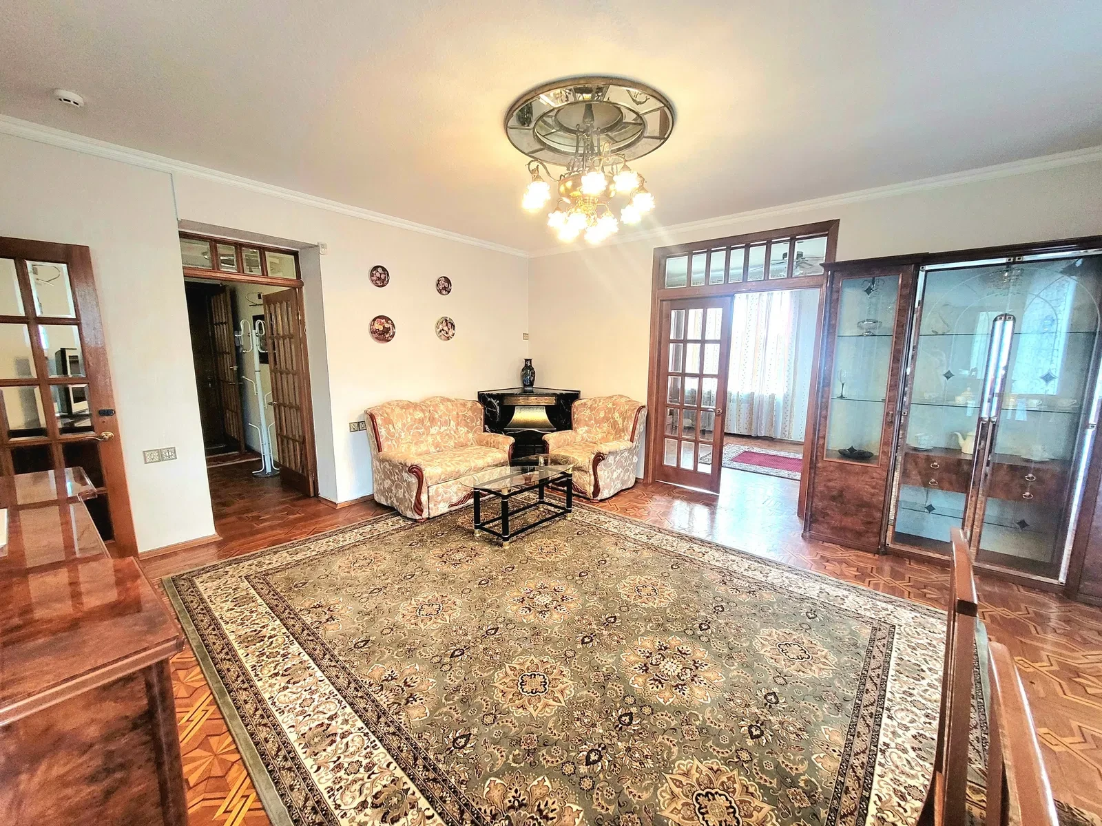5-комнатная квартира, Печерский: метро в 1 мин, зал с камином, фото 3
