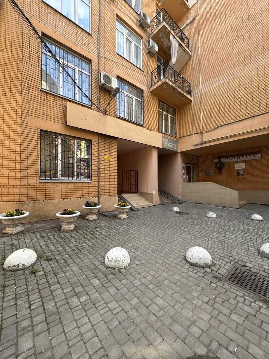 4-кімнатна квартира, Приморський: авторський ремонт, два паркомісця
