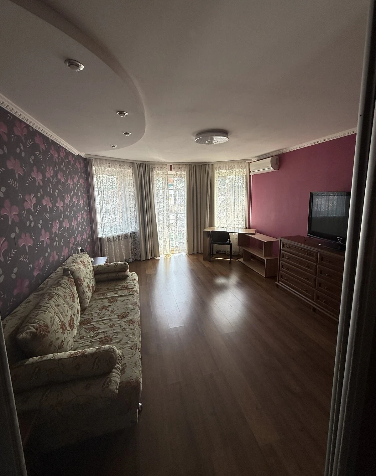 1-кімнатна квартира, Поділ: газове опалення, укриття в будинку - фото 1