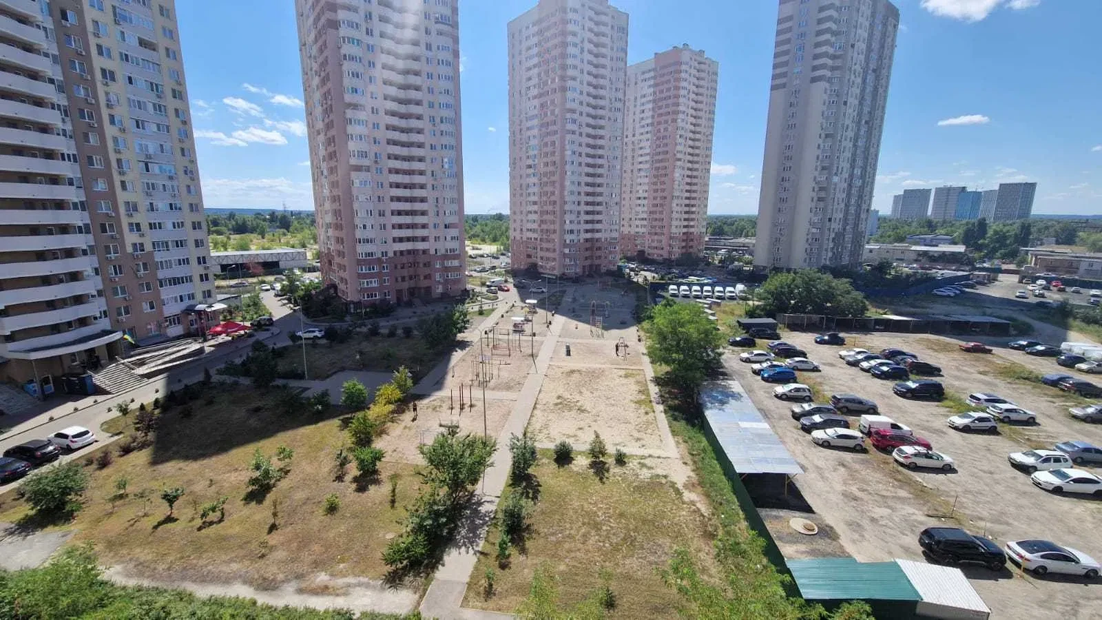 1-кімнатна квартира, Дарницький: вид на озеро, метро Харківська за 10 хв, фото 3