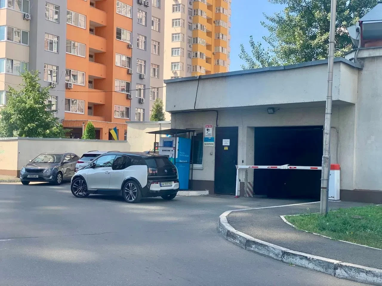 Паркомісце, Дарницький: підземний паркінг, цілодобова охорона