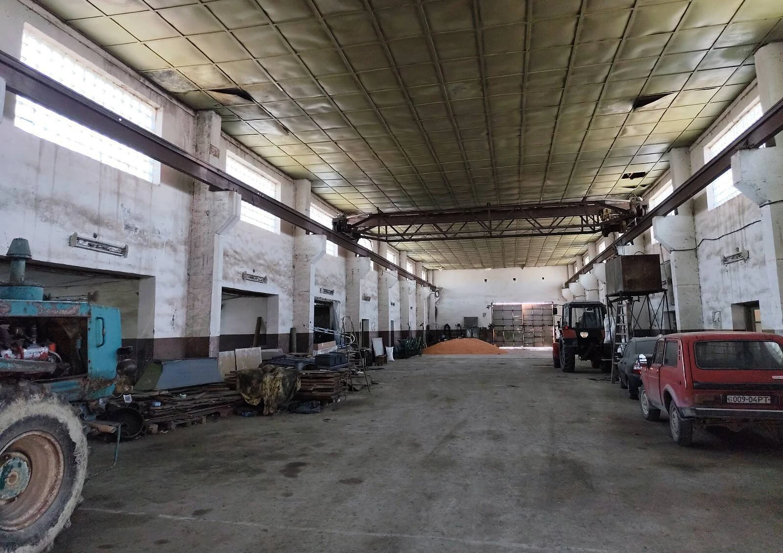 Приміщення, Перехрестя: ангар, кран-балка, 20 000 м² ділянки