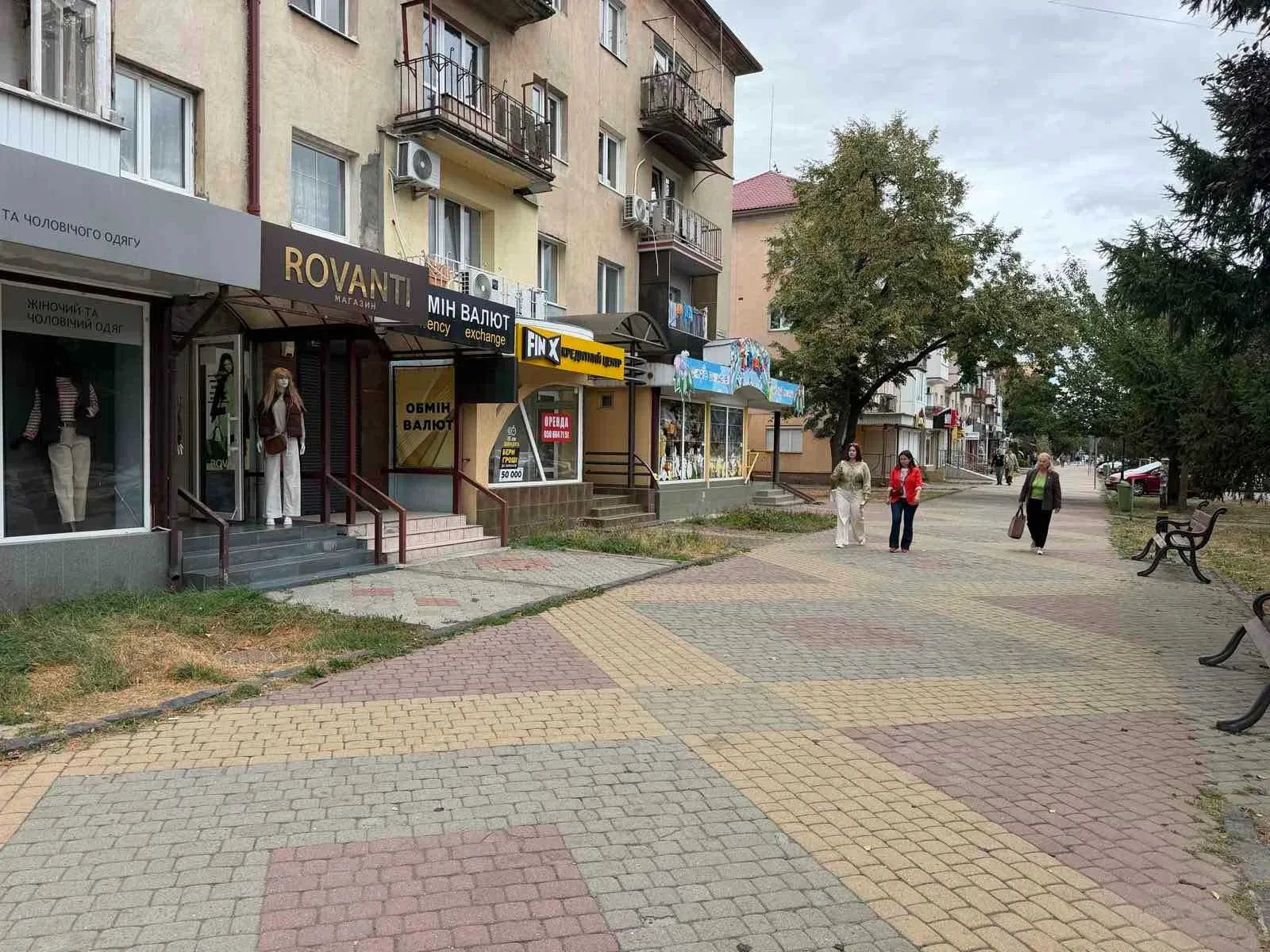 Приміщення, Ужгород: фасадне, санвузол, високий трафік, фото 3