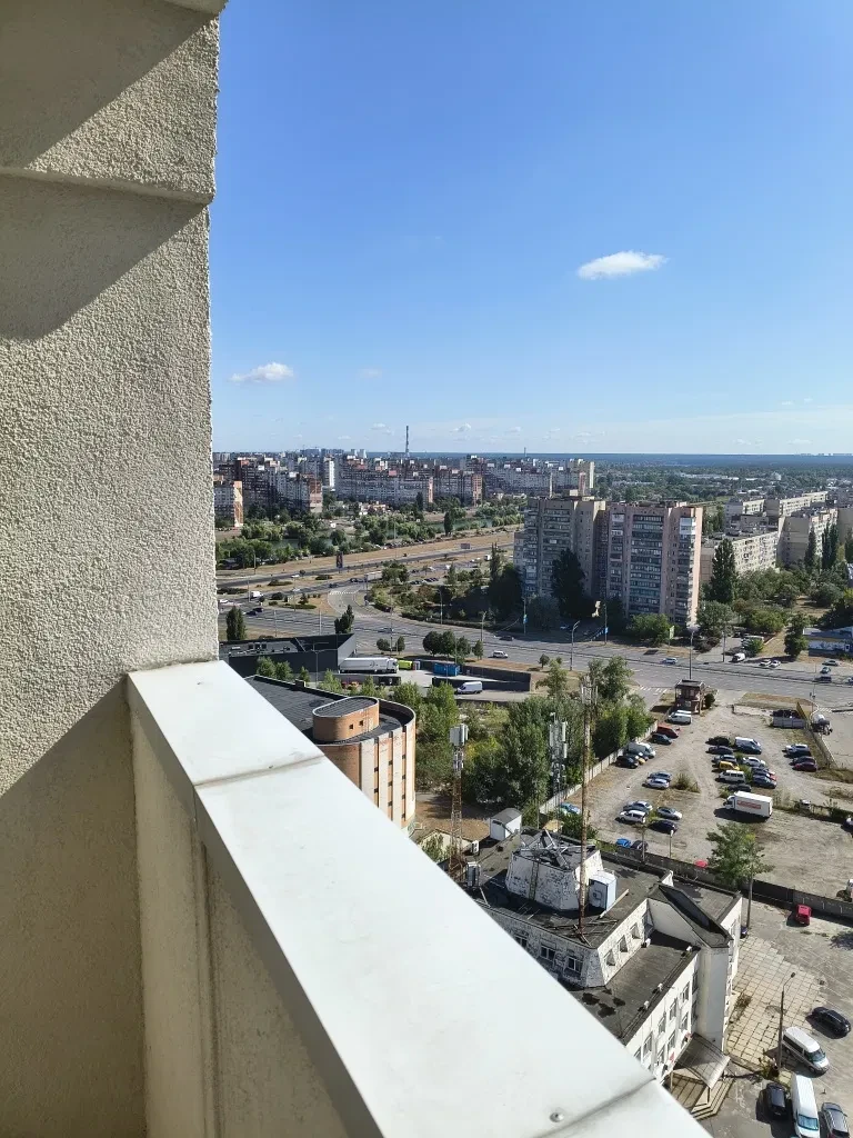 Студия в ЖК Райдужный: видовой этаж, после строителей - фото 1