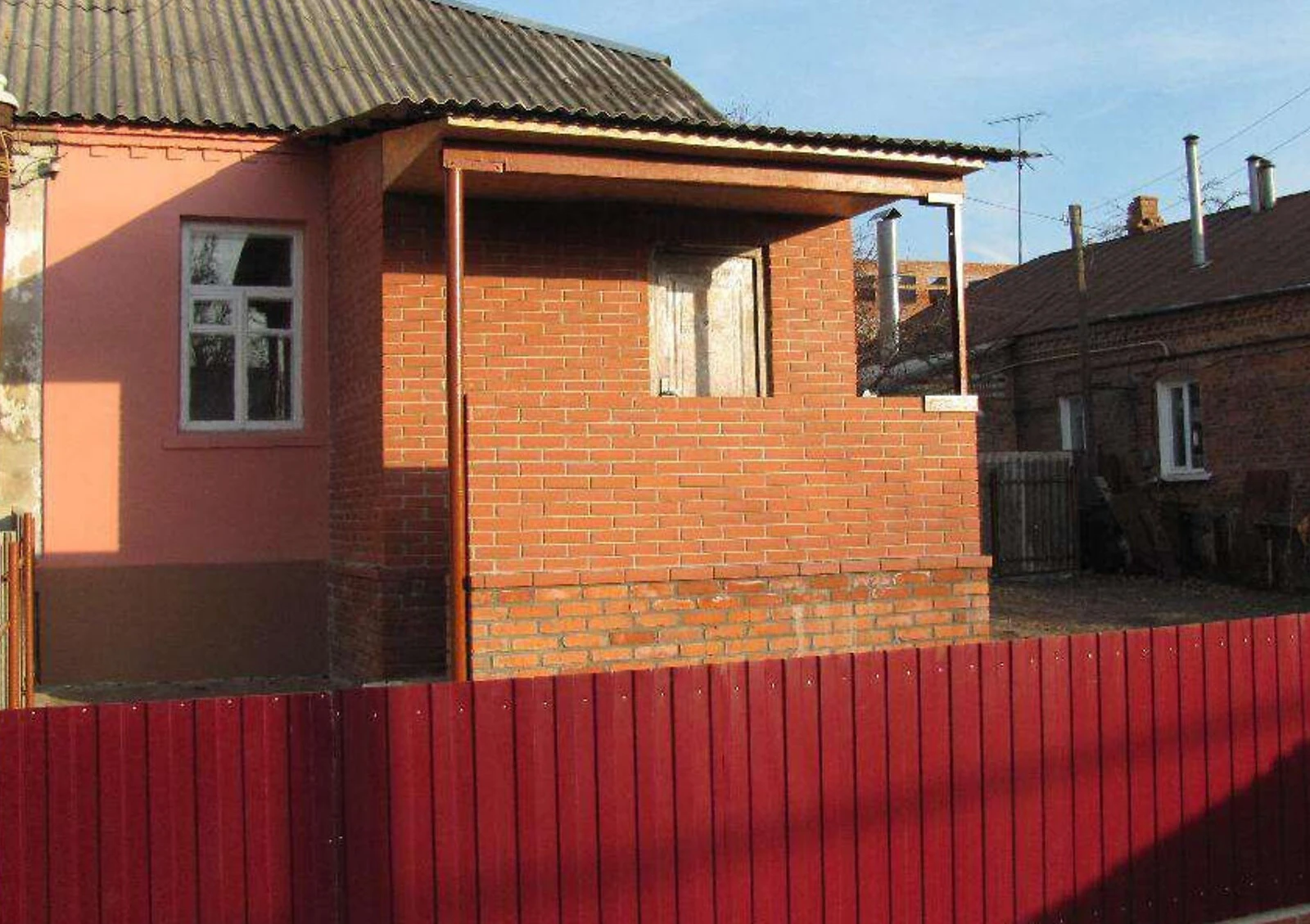 Часть дома, Ромны: 2 сотки, печное отопление, кирпичные стены - фото 1