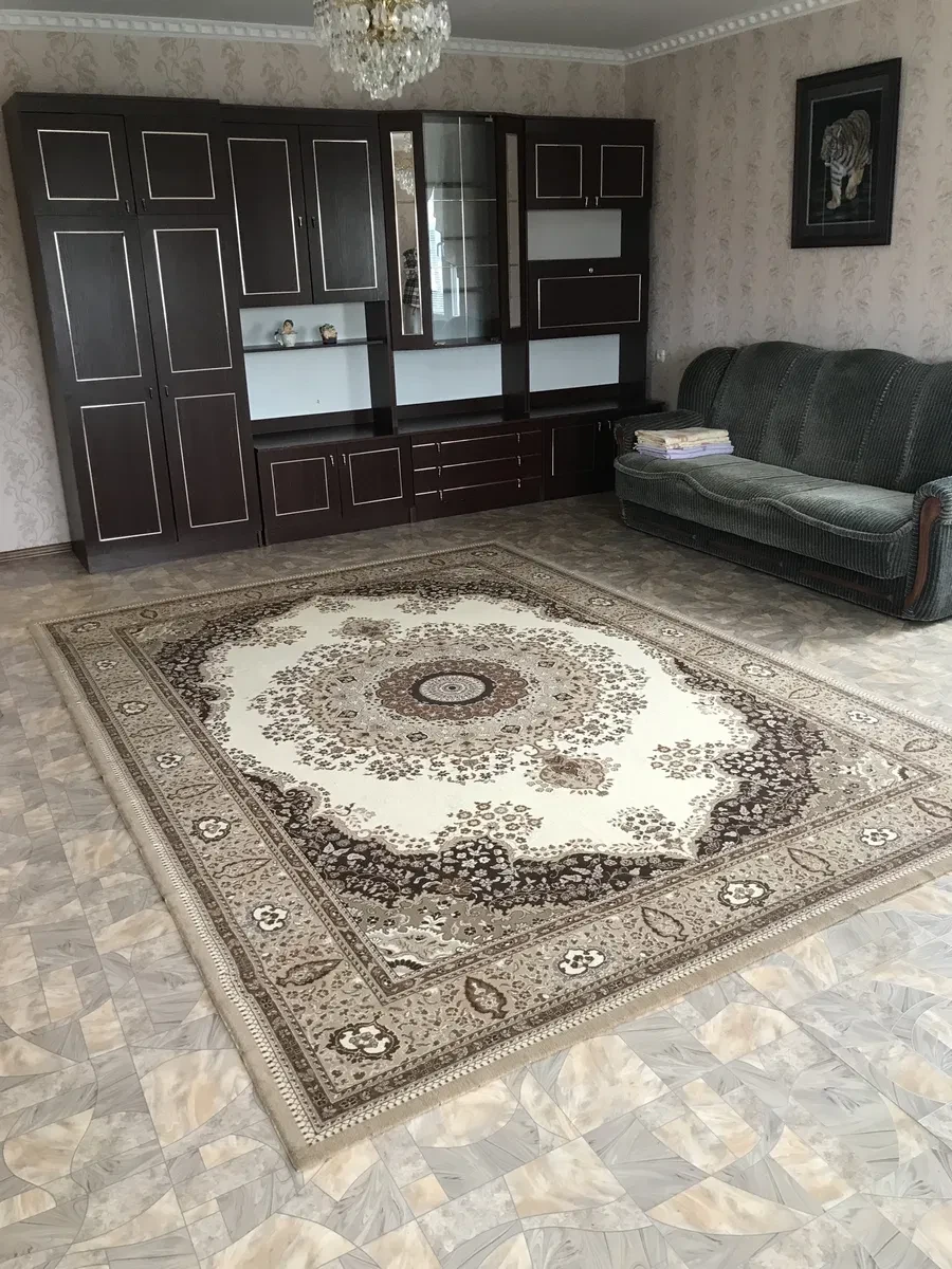 2-кімнатна квартира, Кам'янець-Подільський: світло завжди, паркінг - фото 1