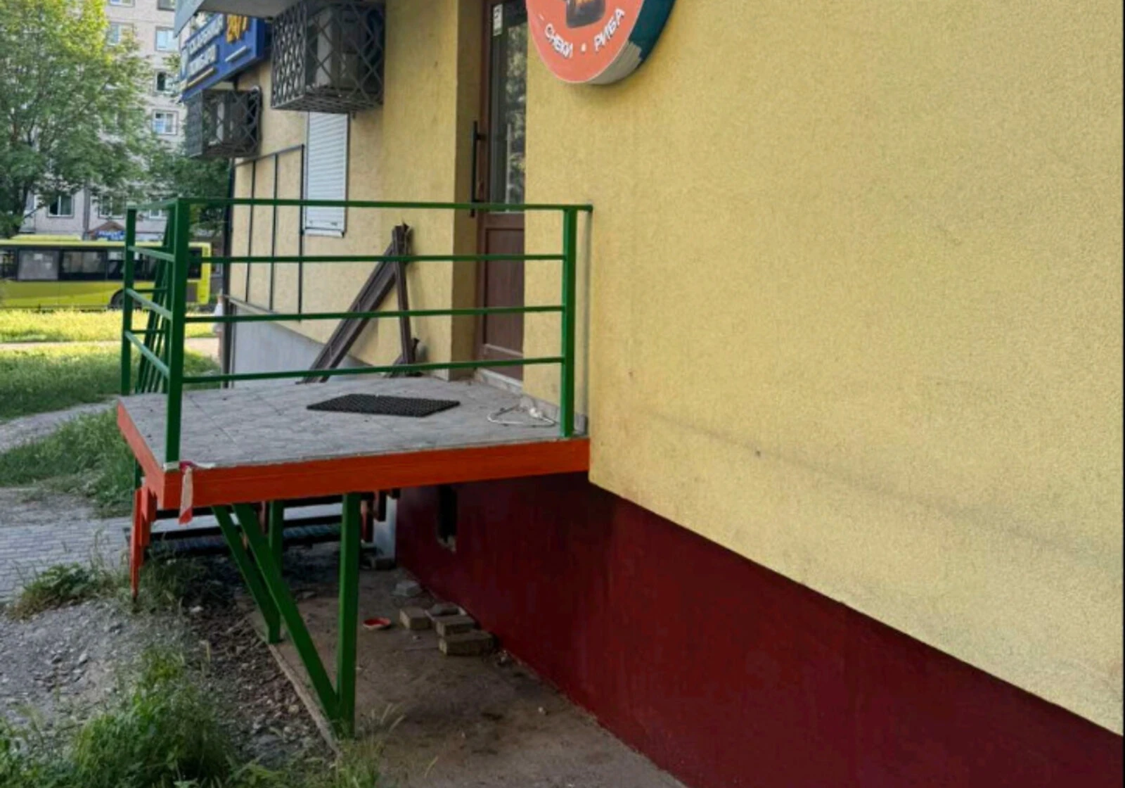 Нежитлове приміщення, Молодіжний: 1 поверх у житловому будинку, фото 1