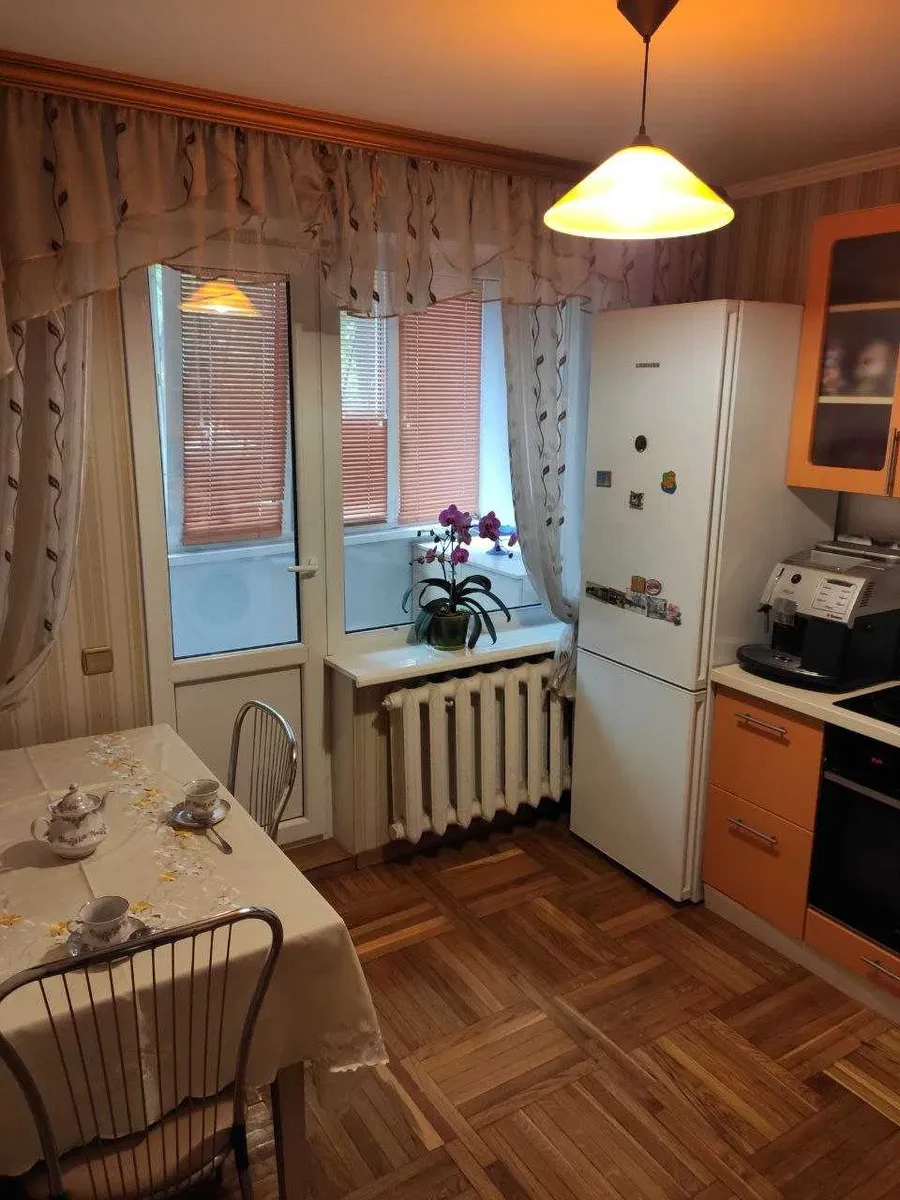 3-кімнатна квартира, Печерський: метро Деміївська, 2 балкони - фото 4
