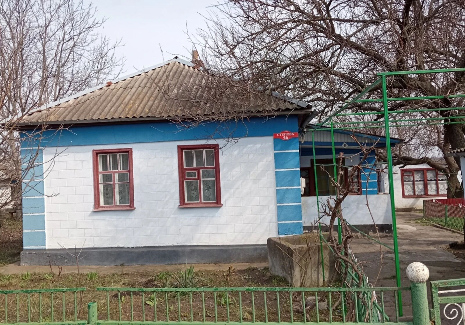 Дом, Подгородная: гараж во дворе, летняя кухня - фото 1