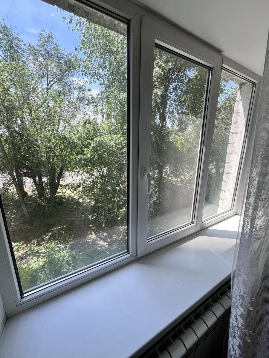 2-кімнатна квартира, Крюків: з холодильником і плитою - фото 3