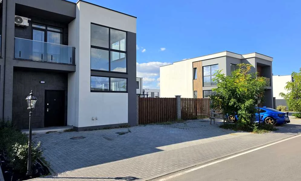 Таунхаус, Дарницький: 3 паркомісця, біля Osocor Residence - фото 1