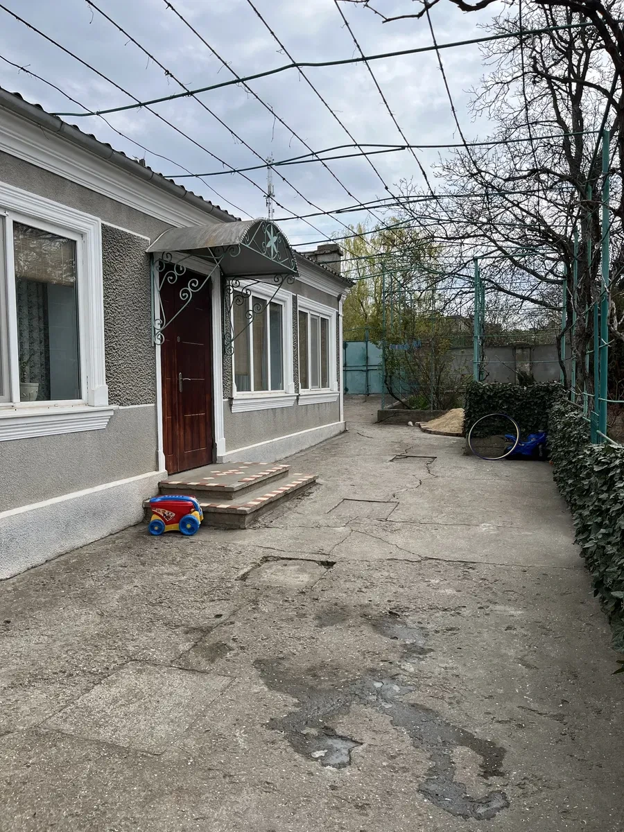 Дом, Овидиополь: гараж, 15 соток, торг