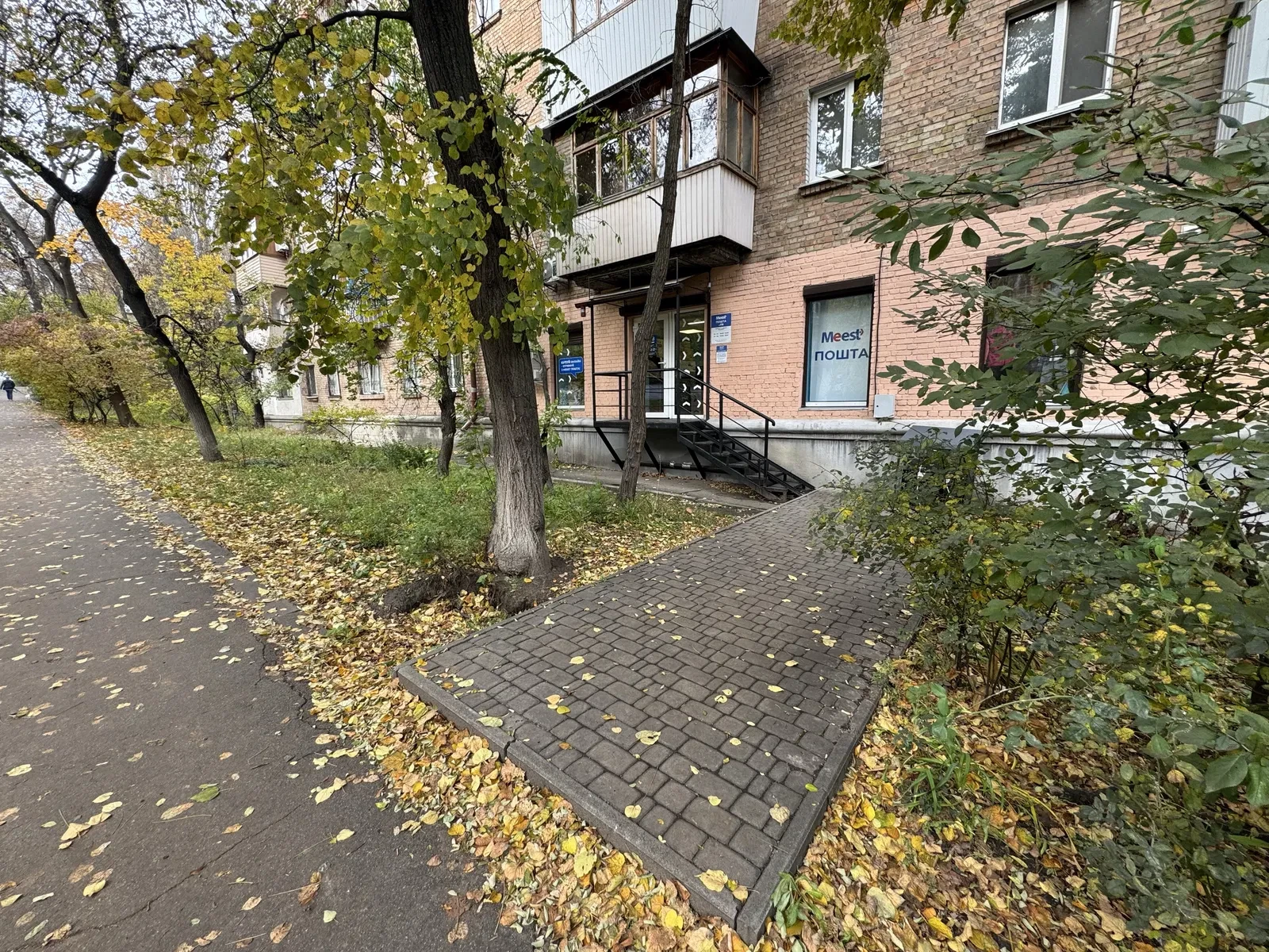 Приміщення, Шевченківський: фасадне, метро Дорогожичі - фото 2