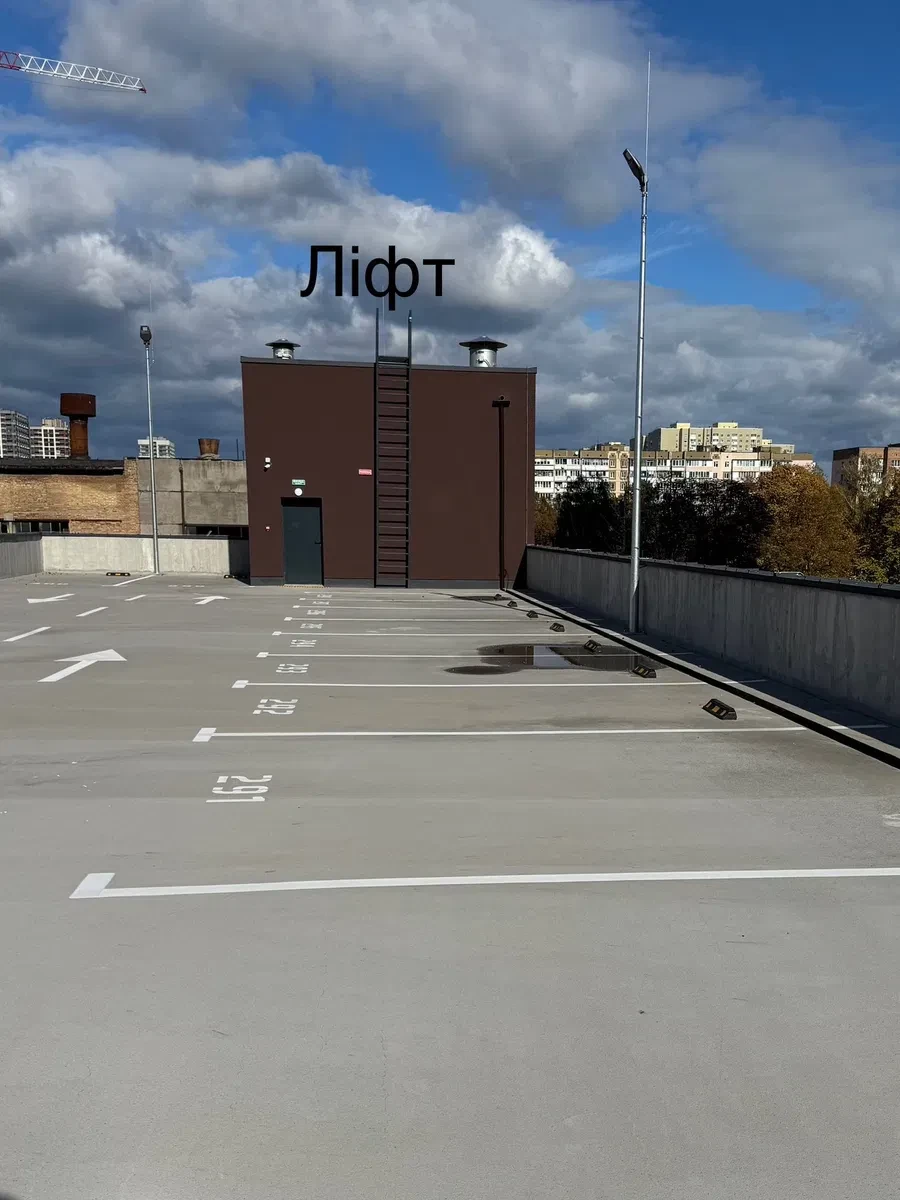 Паркомісце у ЖК Діброва Парк: три автомобілі, без нахилу - фото 4