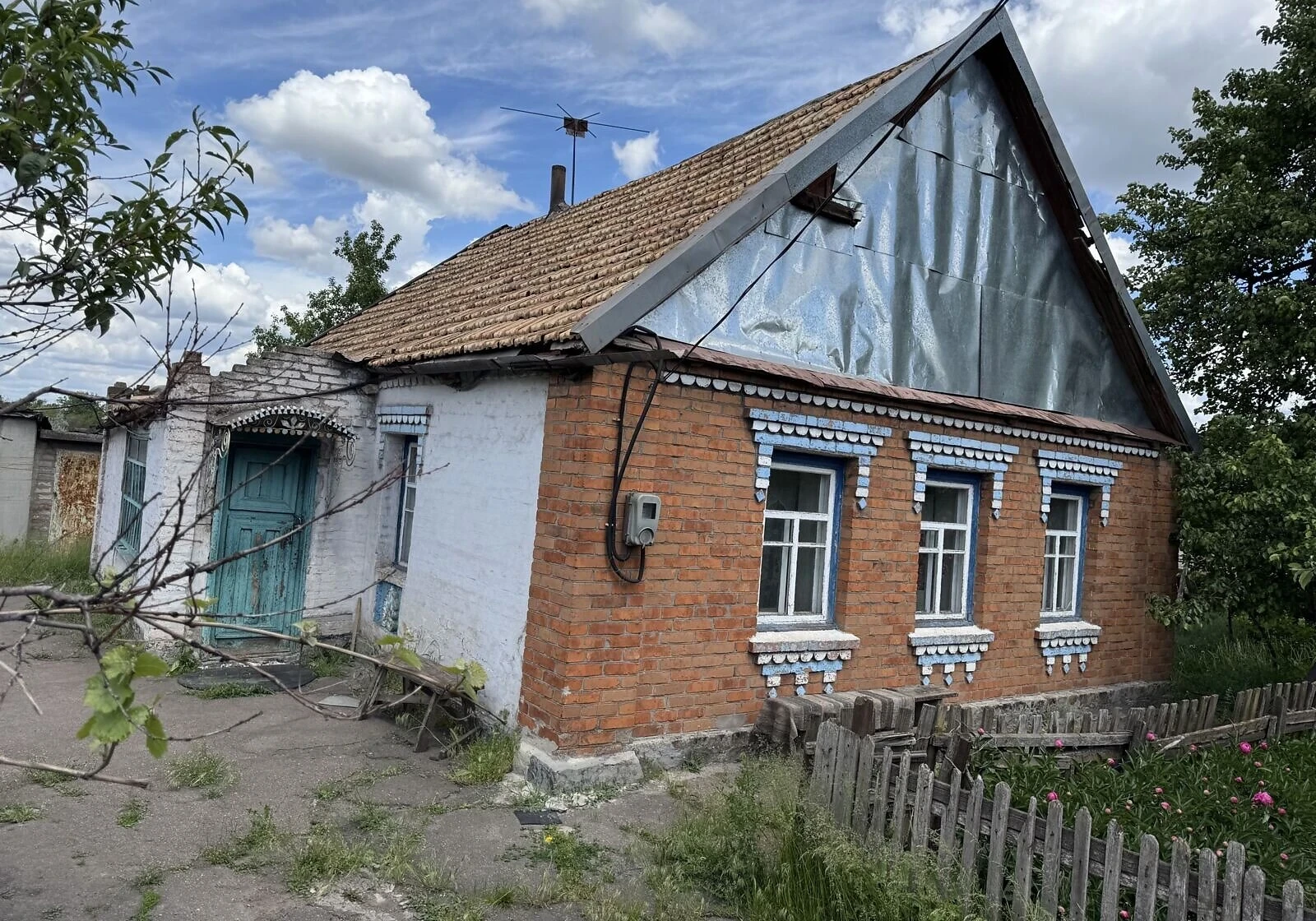 Будинок, Красна Балка: гараж із підвалом, свердловина