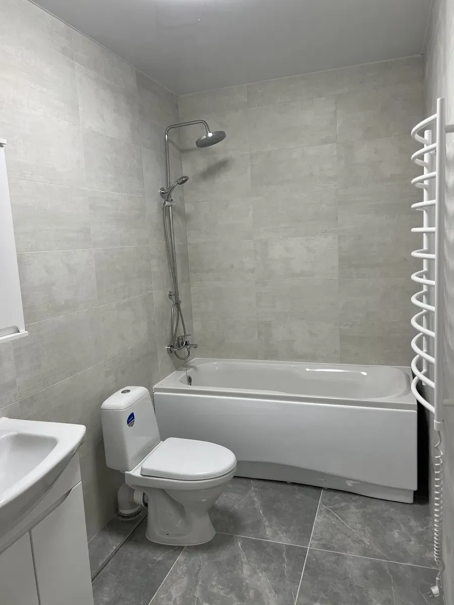2-кімнатна квартира, Виноградів: центр, кухня 20 м² - фото 2