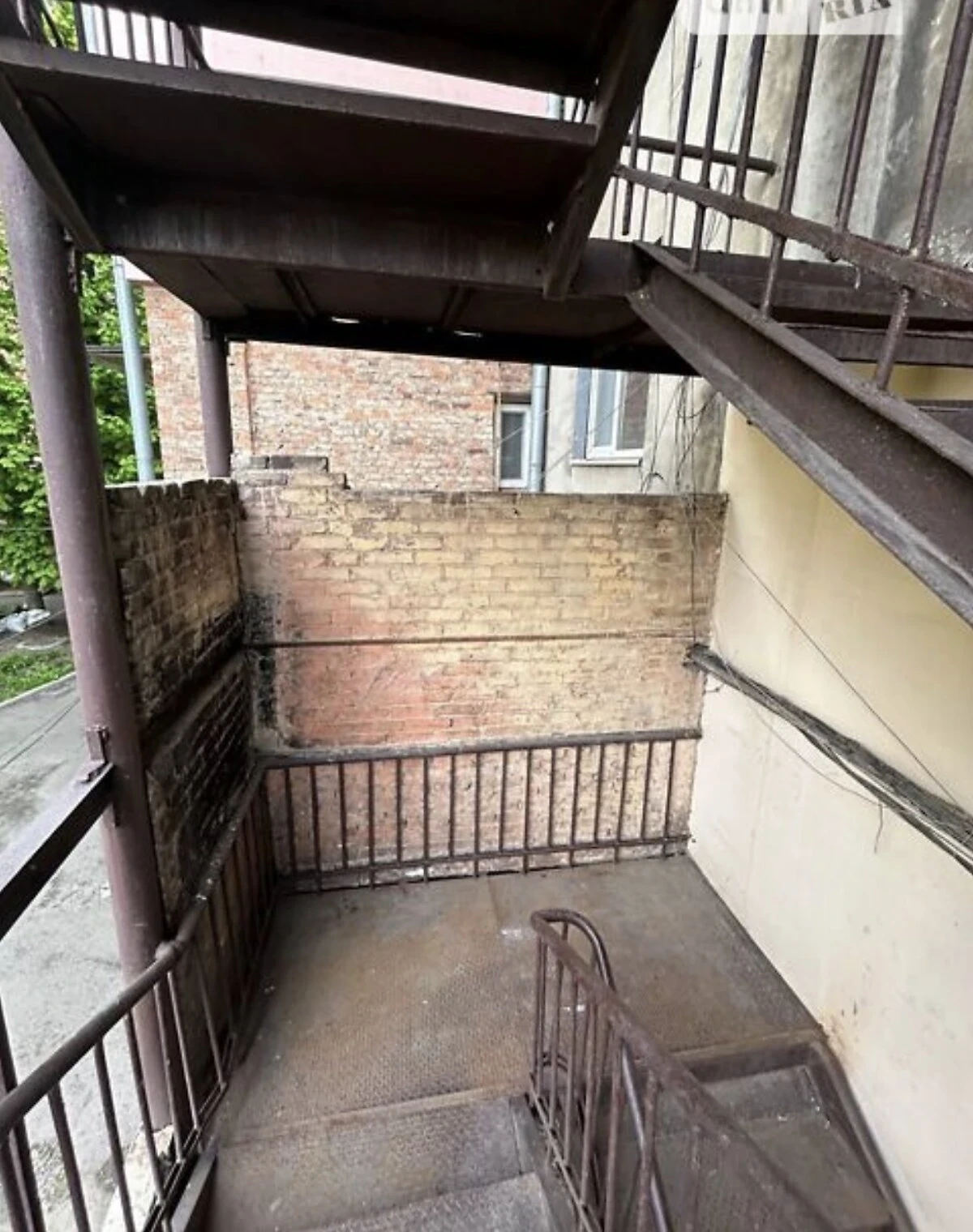2-кімнатна квартира, Соборний: гостинка, цегляні стіни - фото 4