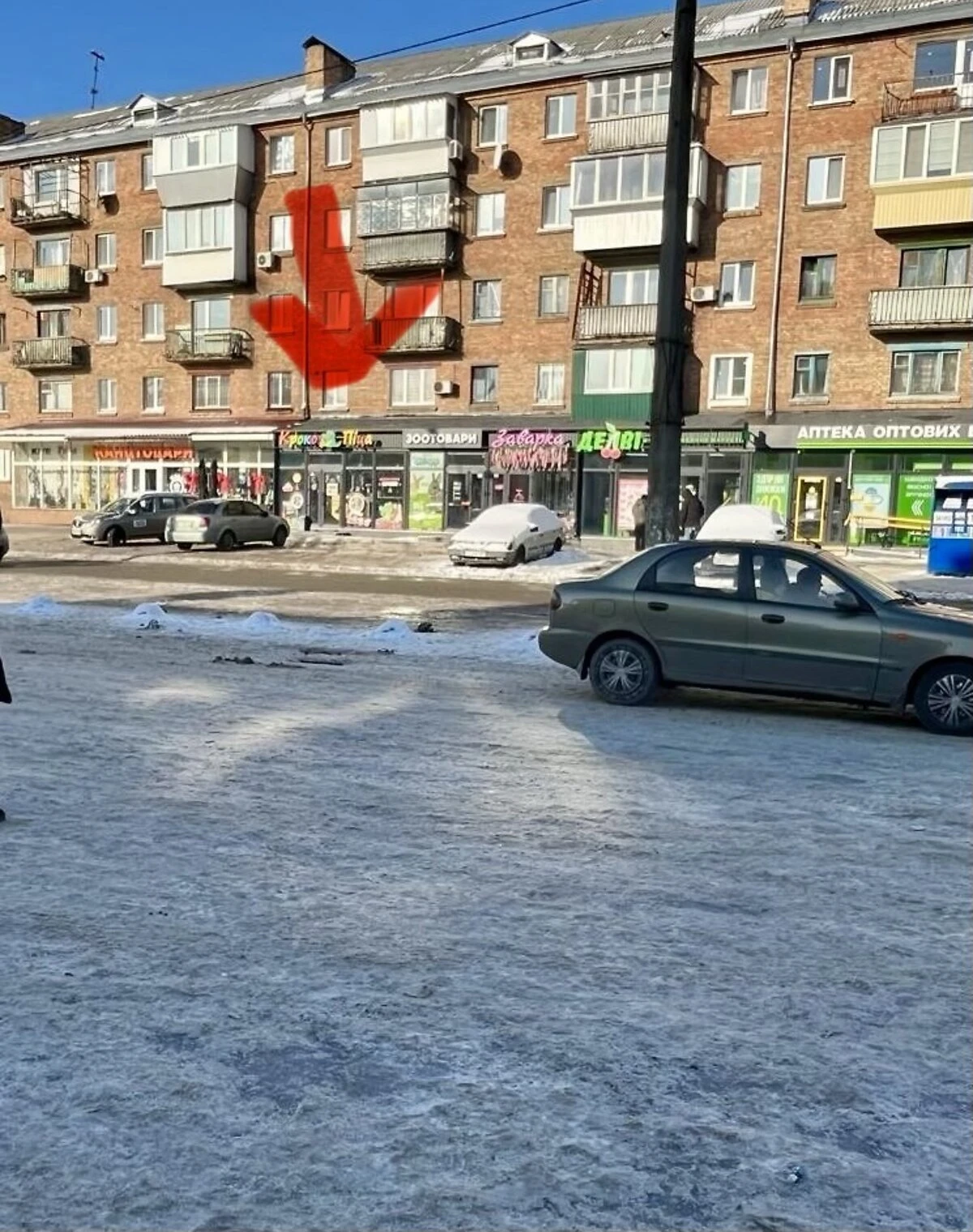 Приміщення, Дарницький: у житловому будинку, перший поверх - фото 1