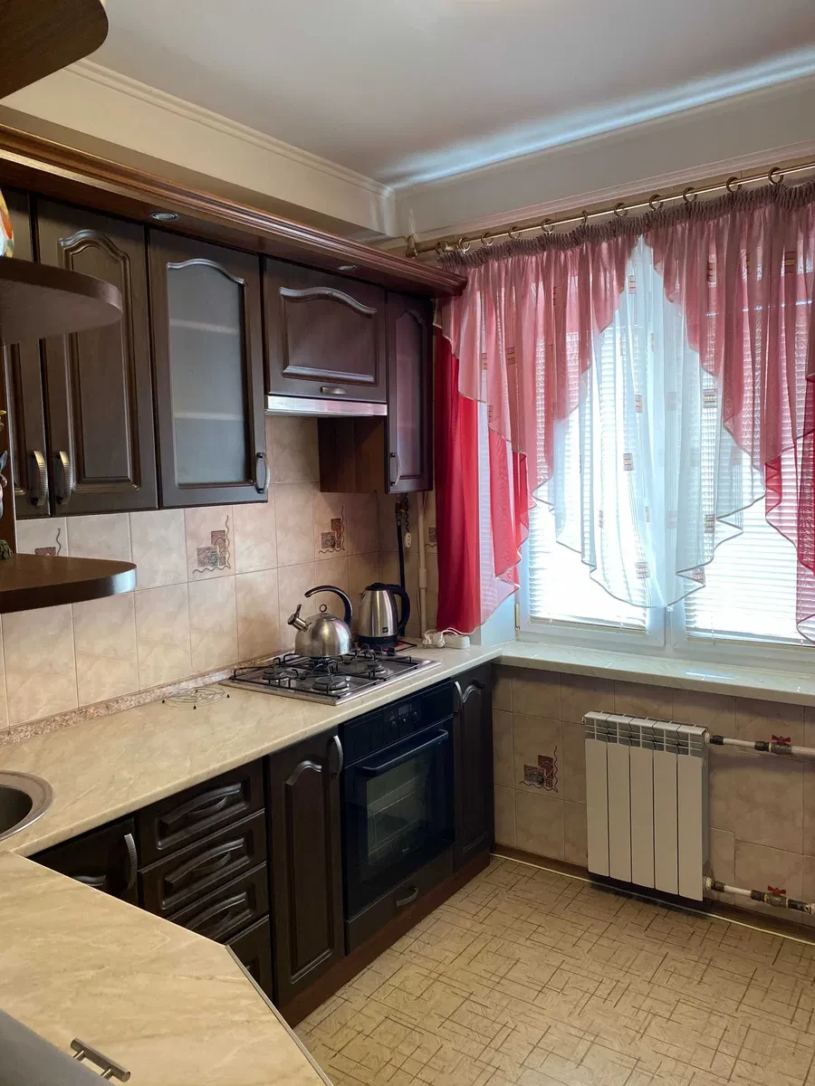 3-кімнатна квартира, Дніпровський: метро Лівобережна, 8 хвилин пішки