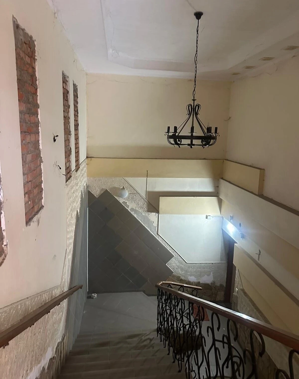 Комерційне приміщення на вул. Академіка Сергія Корольова: 6 приміщень - фото 4