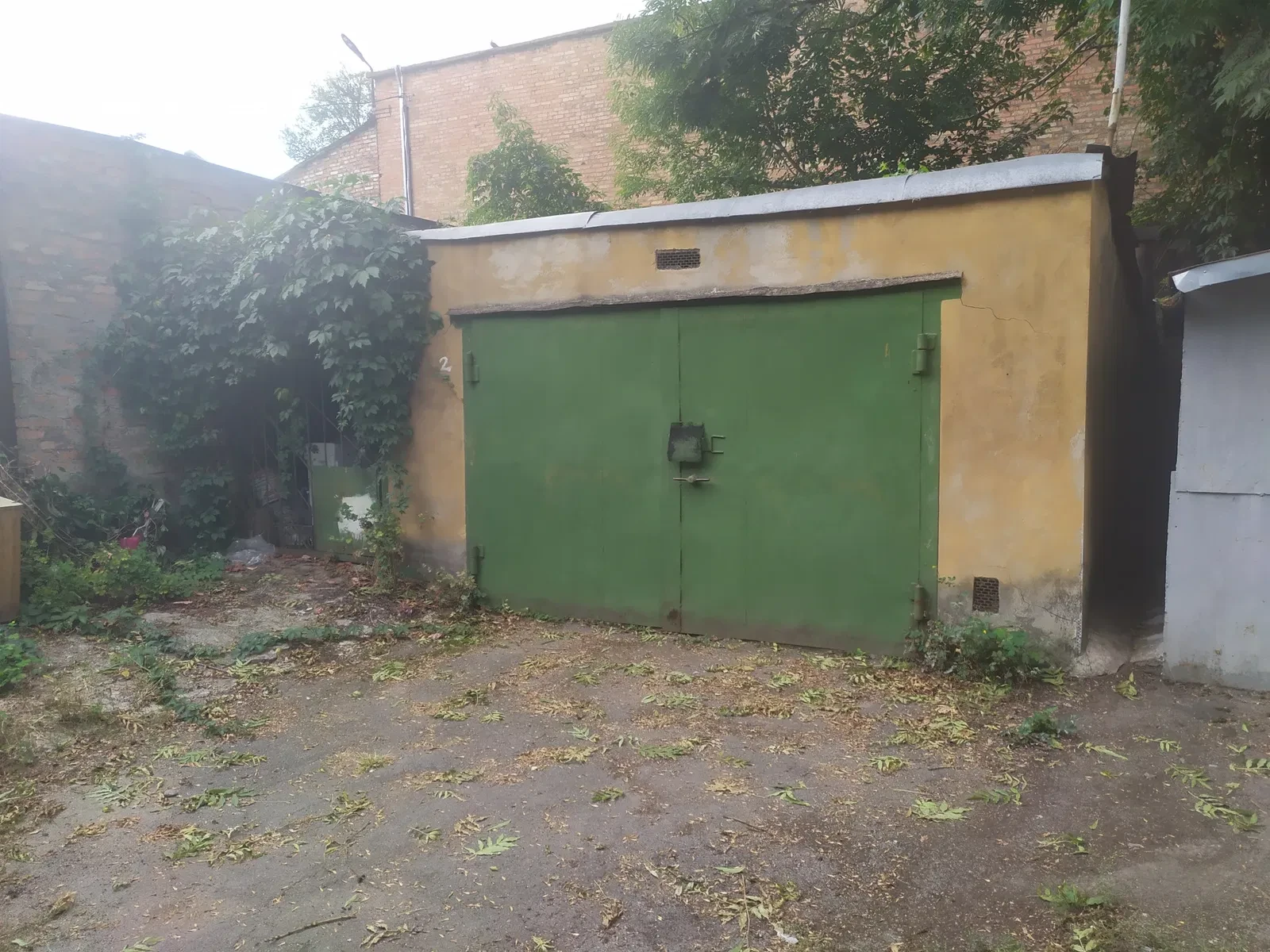 Гараж, Умань: оглядова яма, підвал, приватизована земля