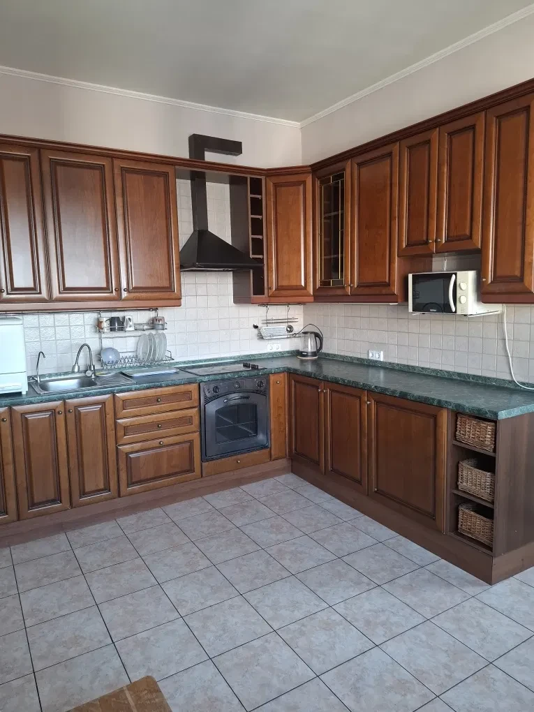 3-кімнатна квартира, Печерський: 3 балкони, метро КПІ за 4 хв - фото 2