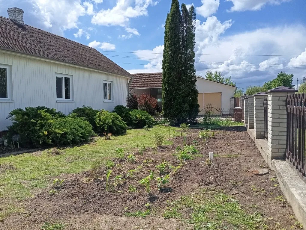 Будинок, Горохів: 14 соток, 3 гаражі, літня кухня