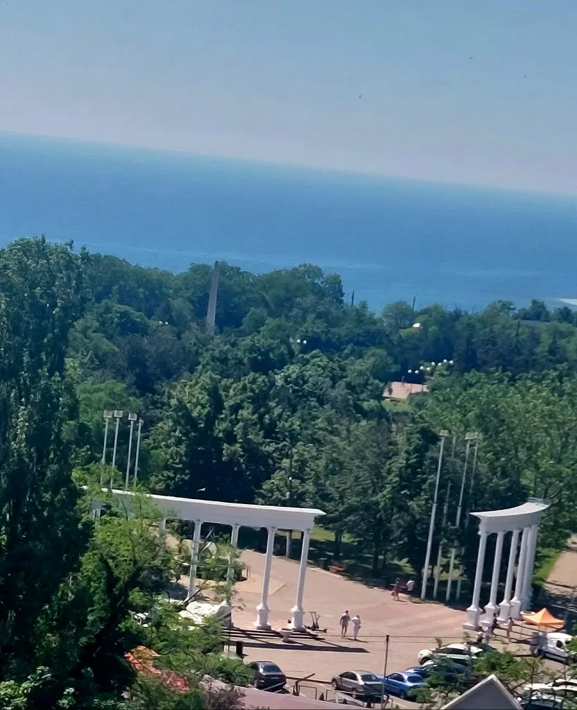 1-кімнатна квартира, Чорноморськ: вид на море і парк, біля моря - фото 2