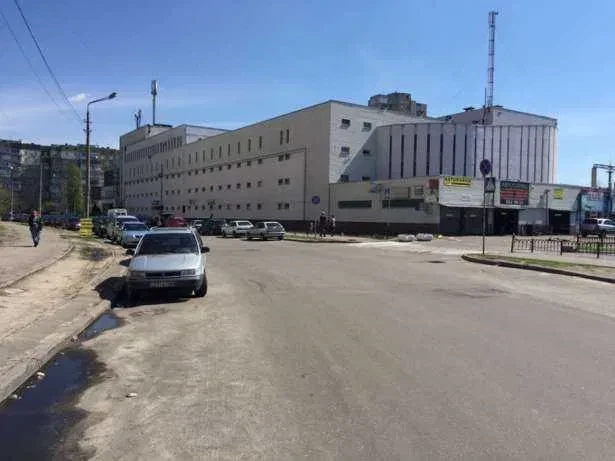 Гаражі, Дарницький: два поруч, заряджання електромобіля, охорона - фото 2