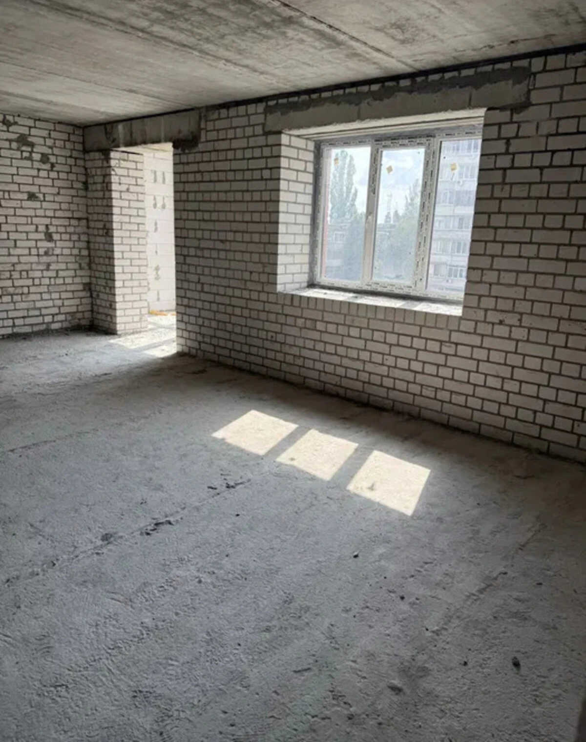 5-кімнатна квартира, Самар: кухня 20 м², цегляні стіни, закритий двір - фото 4
