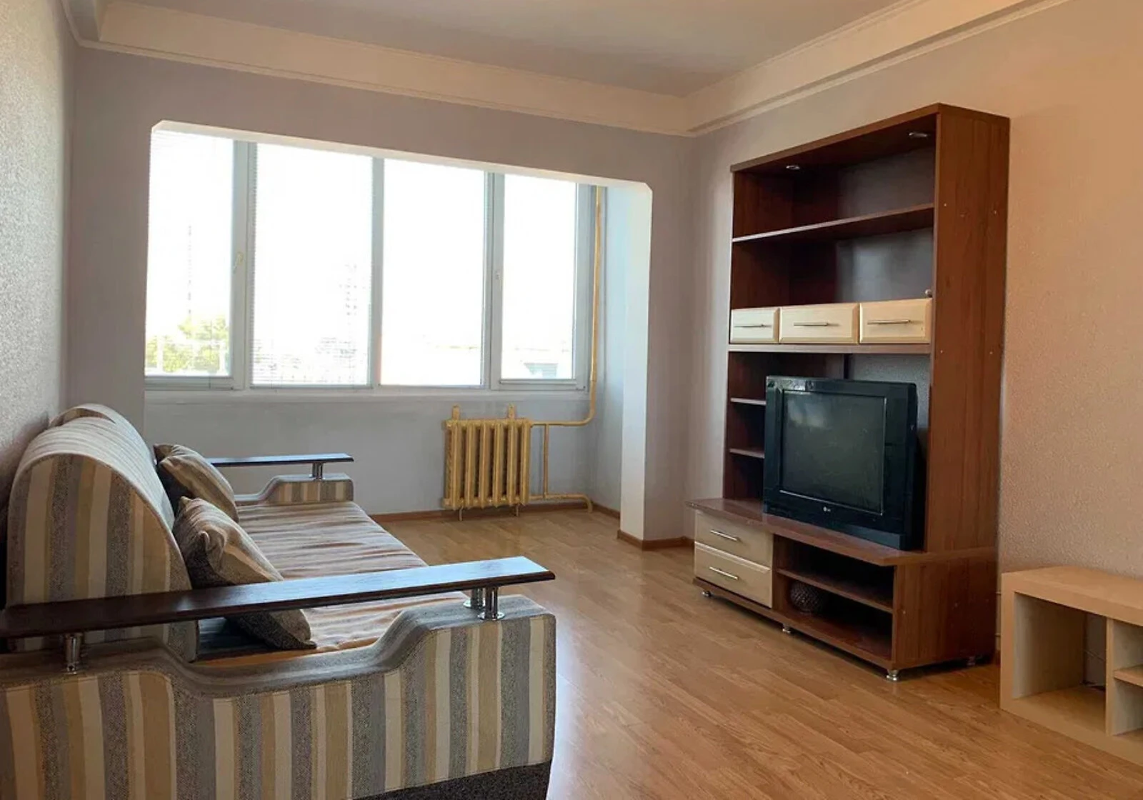 2-кімнатна квартира, Оболонь: євроремонт, кухня 18 м², балкон - фото 4