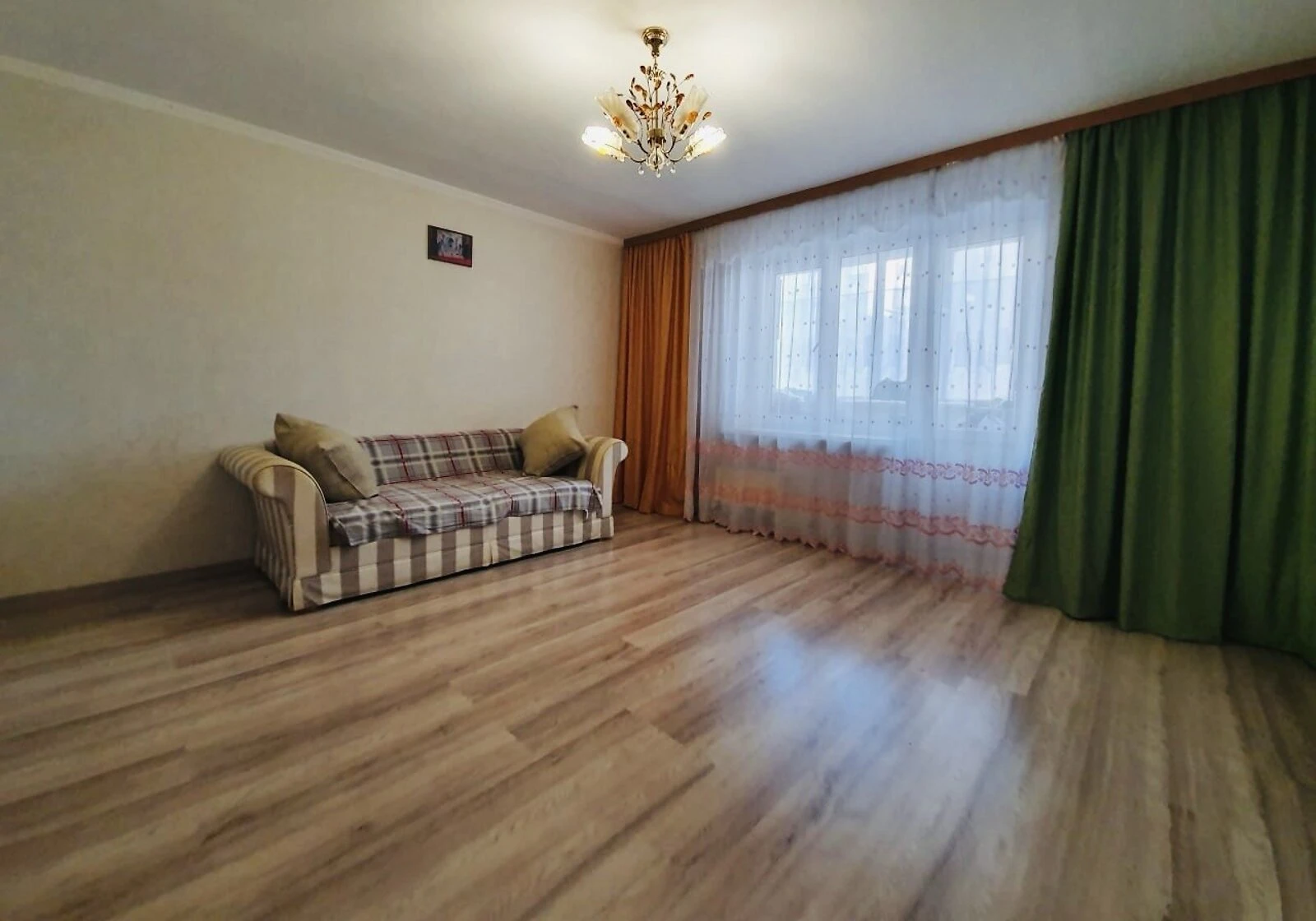 4-кімнатна квартира, Вишгородський Масив: косметичний ремонт, Оболонь