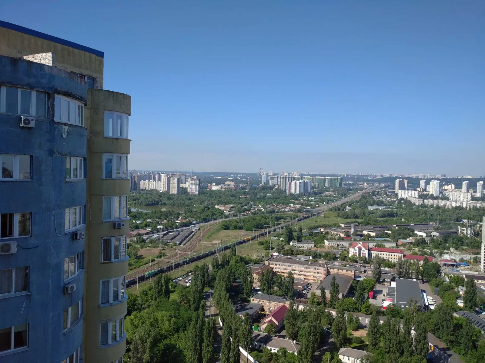 2-кімнатна квартира у ЖК Мега Сити: вид на Київ, автономне живлення - фото 4