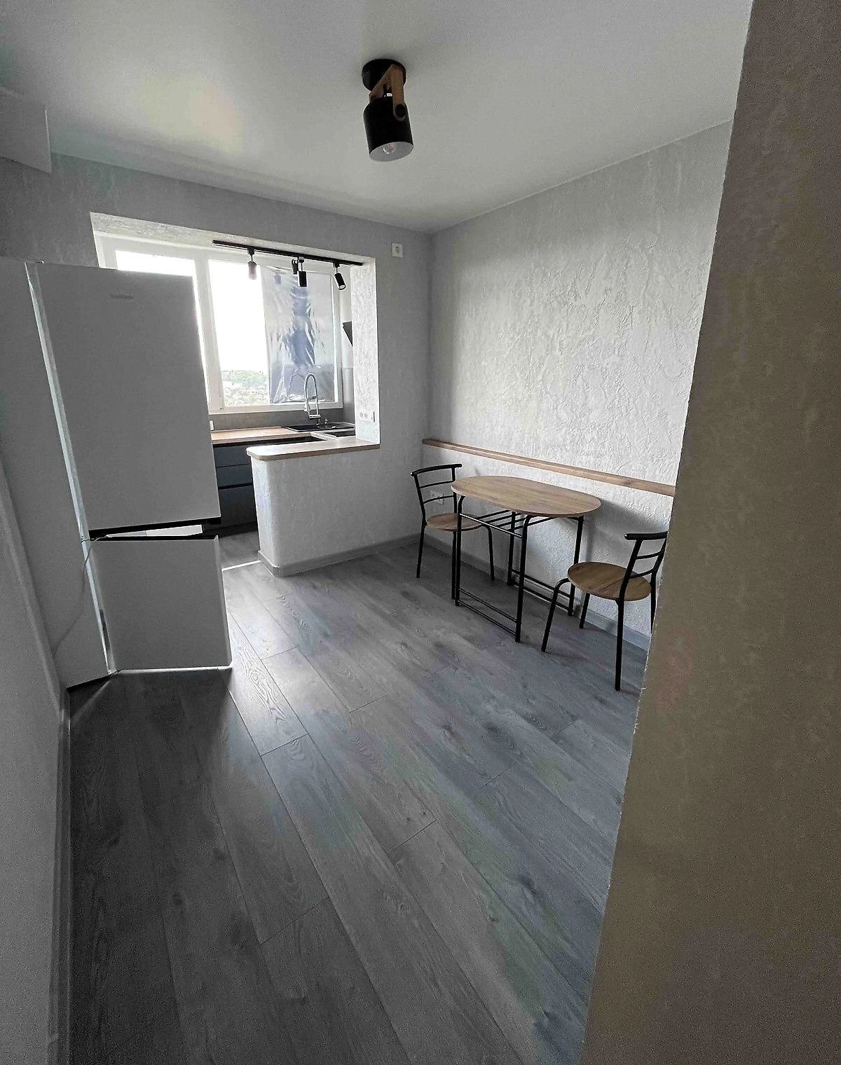 1-кімнатна квартира, Робоча: метро Вокзальна, кухня 7 м²
