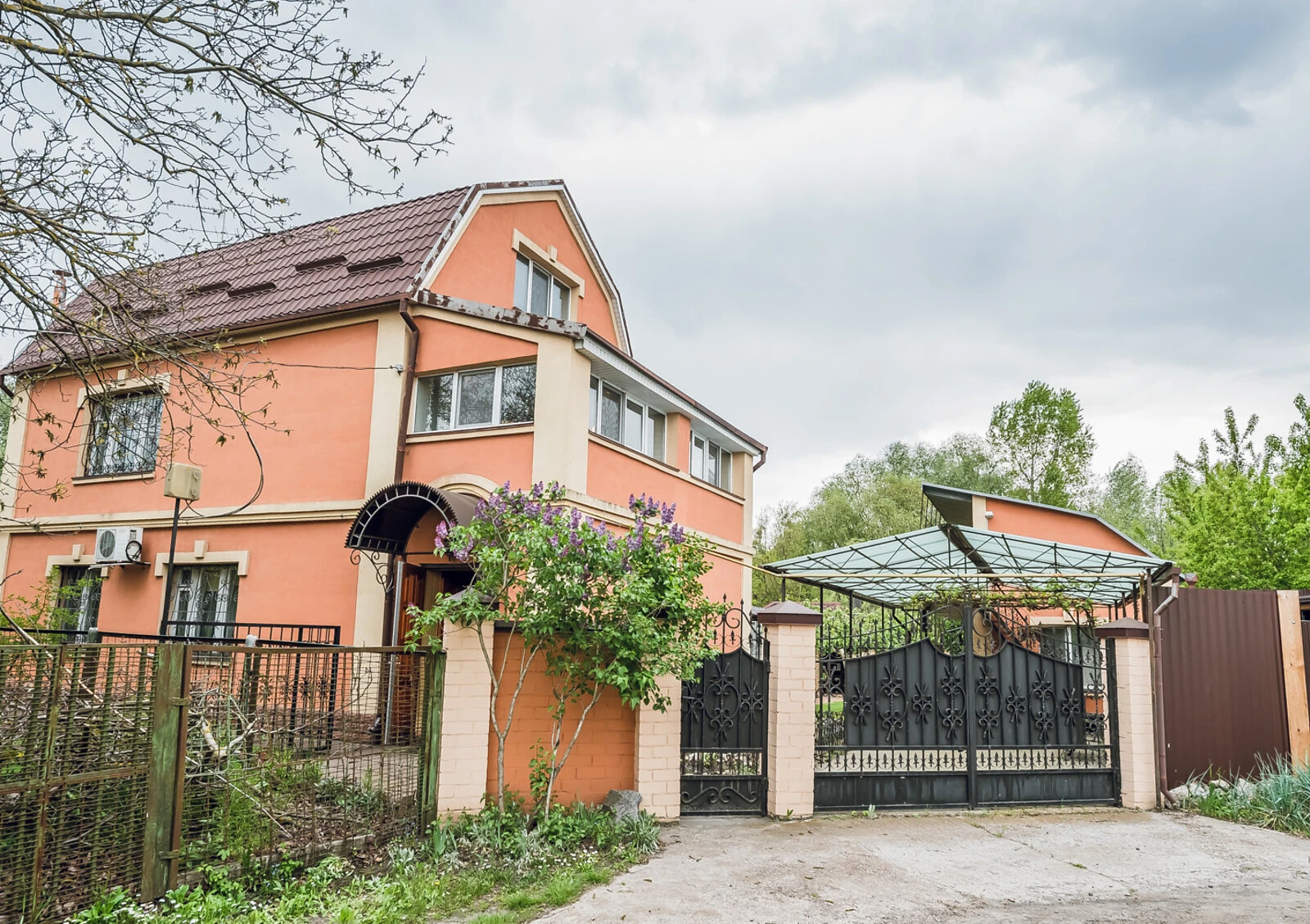 Дача, Оболонський: гараж із підвалом, тераса, 10 соток