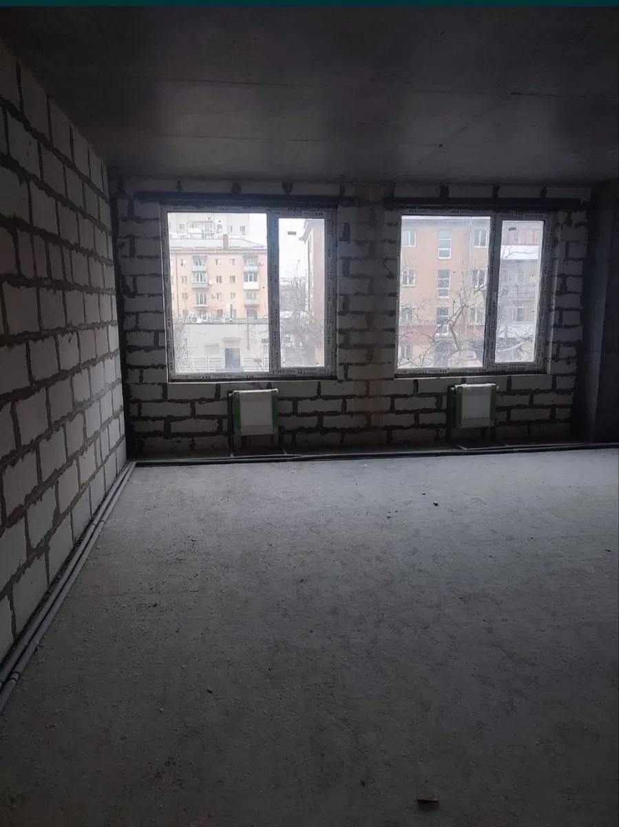 Приміщення, Поділ: навпроти ЦУМу, без ремонту - фото 1