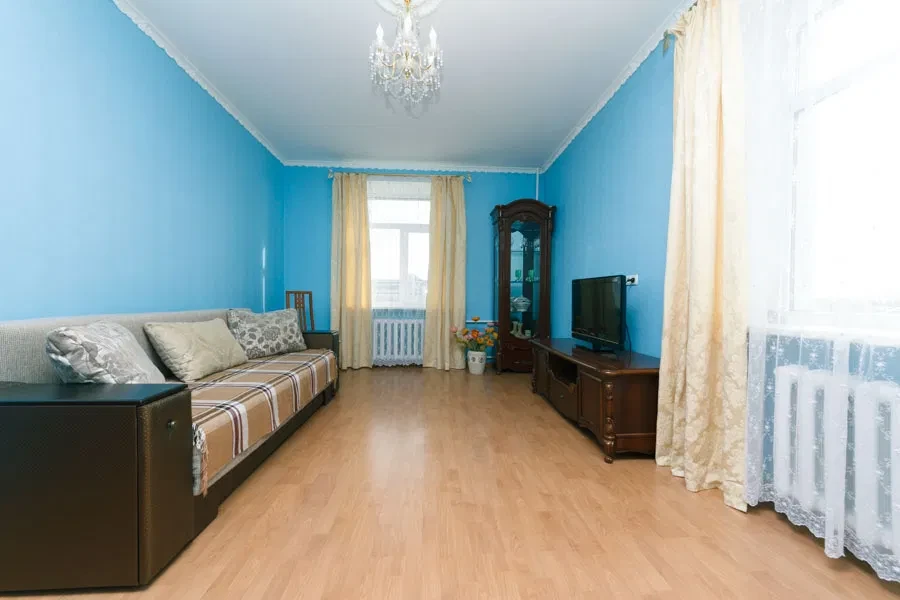 2-кімнатна квартира, Шевченківський: 10 хв до метро, тепло без світла, фото 2