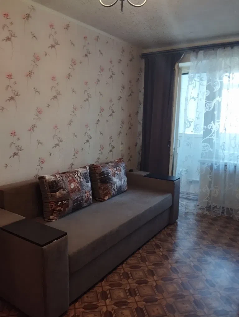 2-кімнатна квартира, Слобідський: гараж у дворі, новий балкон