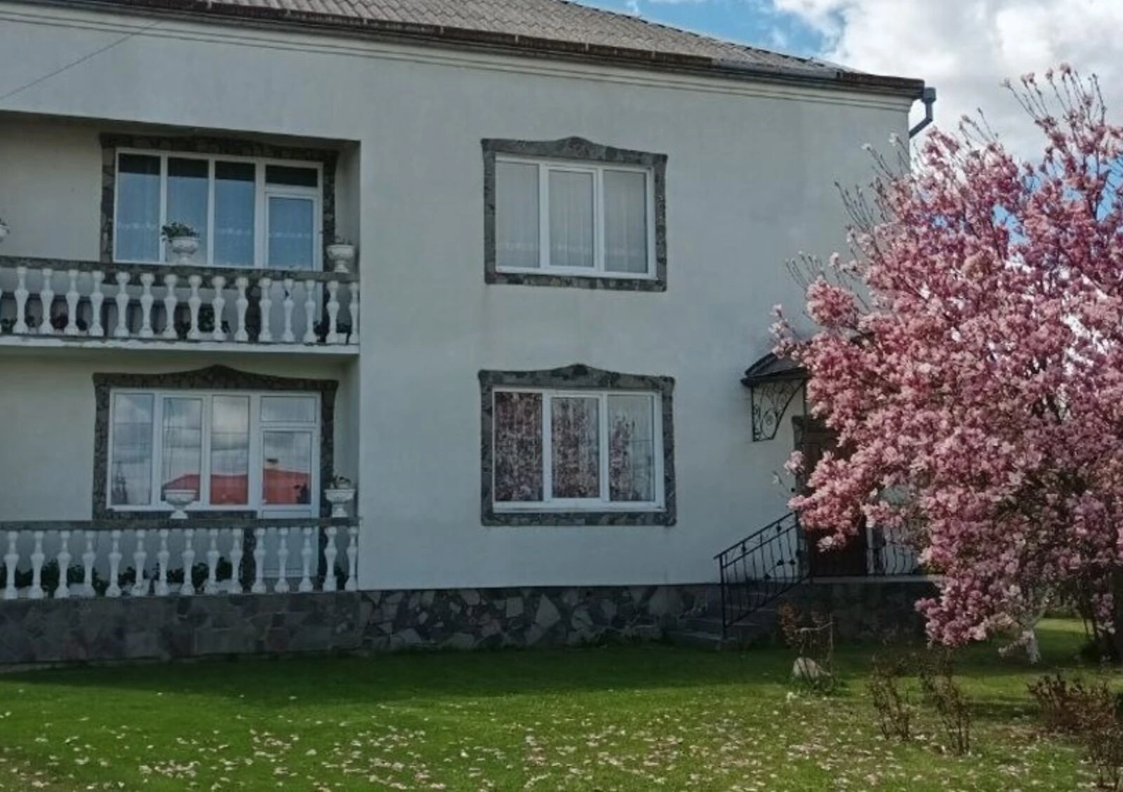 Будинок, вул. Б. Хмельницького: гараж, 30 соток, бесідка - фото 1